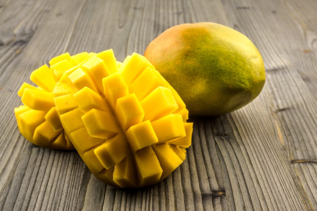 Mango-9 delicious fruits include in your diet for your glowing skin-live love laugh