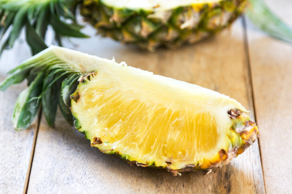 Pineapple-9 delicious fruits include in your diet for your glowing skin-live love laugh