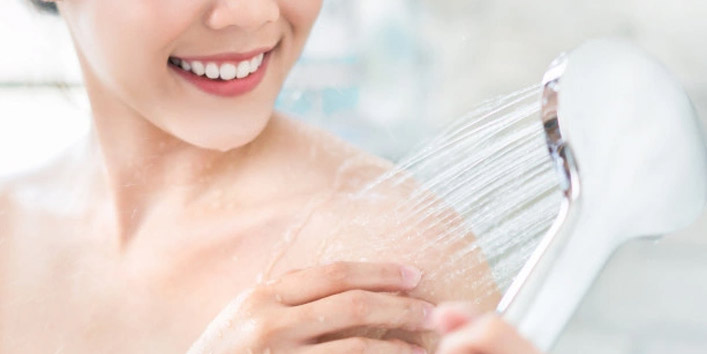 SHOWER BEFORE YOU WAX-4 ways of waxing to get a smooth skin before your wedding-By live love laugh