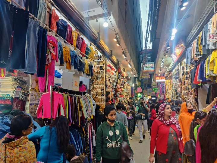Atta market noida - 3 Best shopping places in Noida for the shopaholic in you- by livelovelaugh