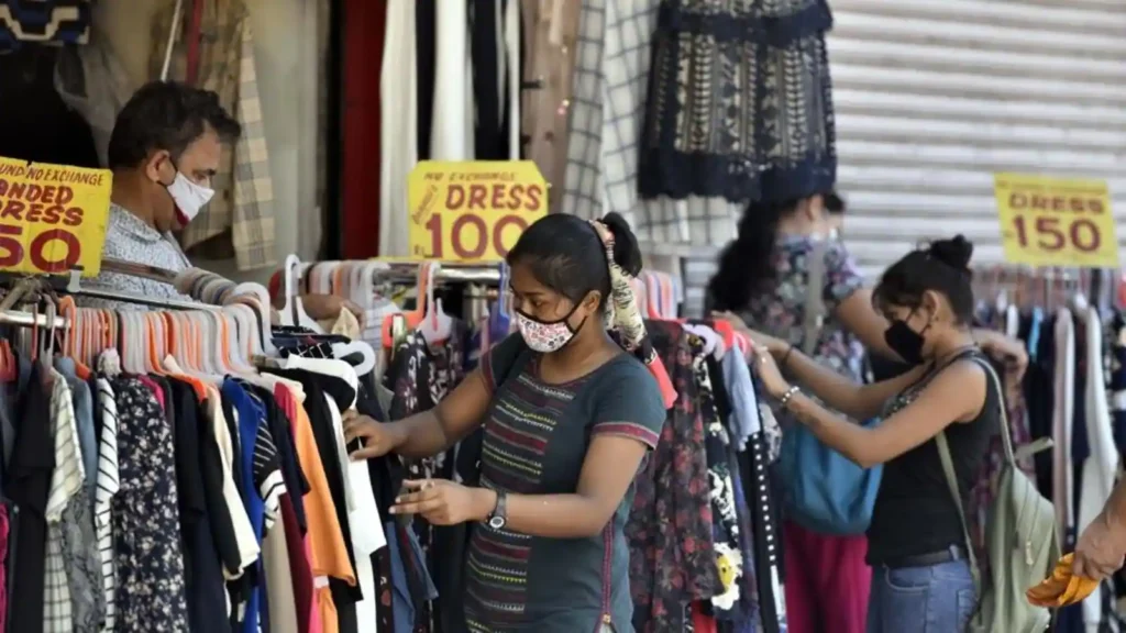 Sarojini Market-5 Best Shopping Places In Delhi For The Shopaholic In You-by live love laugh