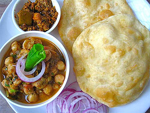 5 Popular spots in Delhi for the best Chhole Bhature-By live laugh