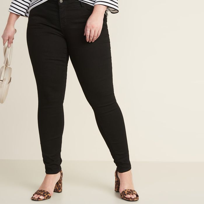 Black low-rise jeans-10 best black jeans for women who love an effortless style.