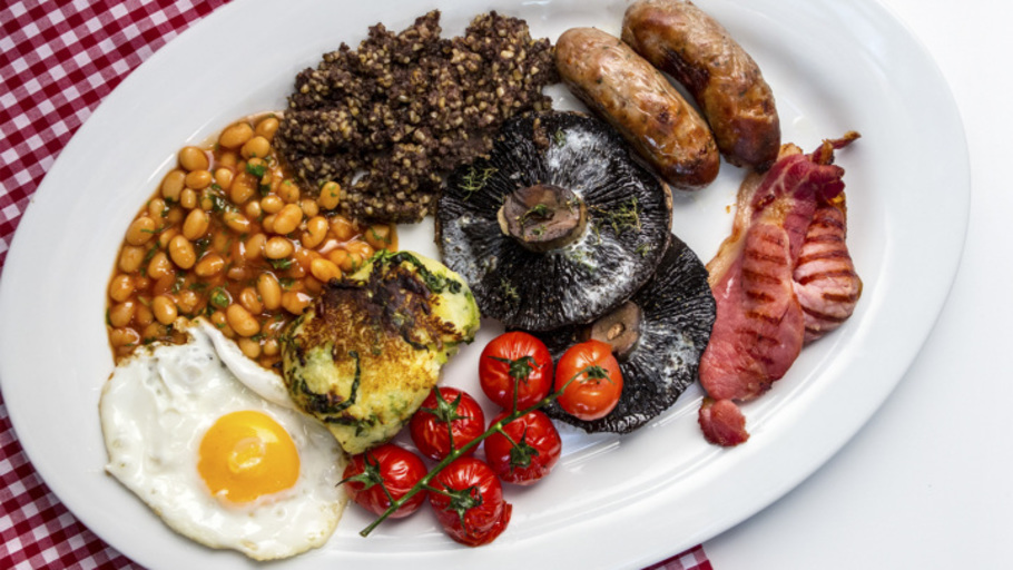 Full English breakfast-9 Best Breakfasts You Can Eat in London.-By live love laugh