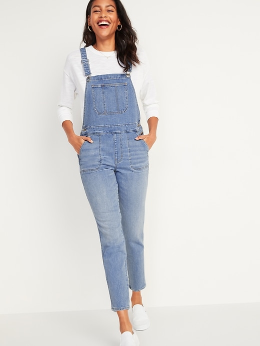 Overall jeans-10 best black jeans for women who love an effortless style.