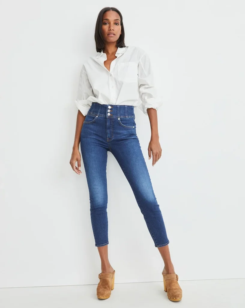 Skinny jeans.-10 best black jeans for women who love an effortless style.