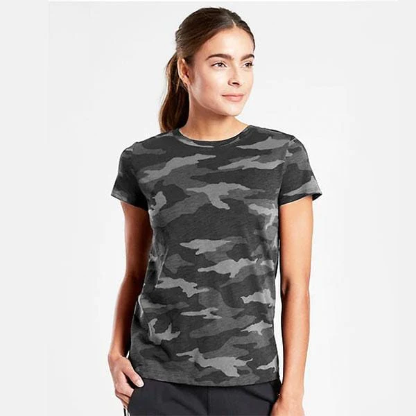 Camouflage t-shirt.-9 best T-shirts for women for an everyday casual look.-By live love laugh