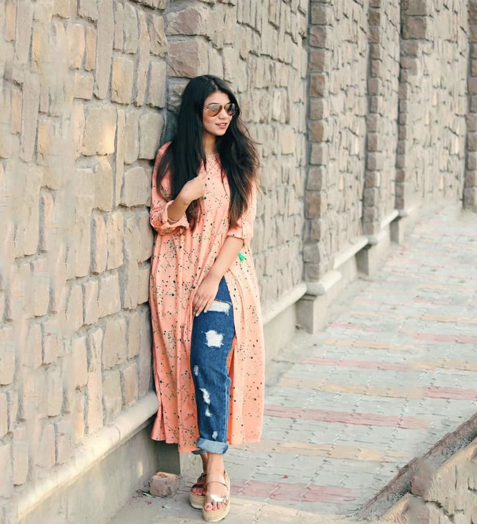 Kurti+jeans-10 everyday stylish Indian Fashion ideas for women and girls.-by live love laugh