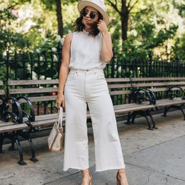 White jeans.-10 stylish jeans for girls that are trendy and chic.-by live love laugh